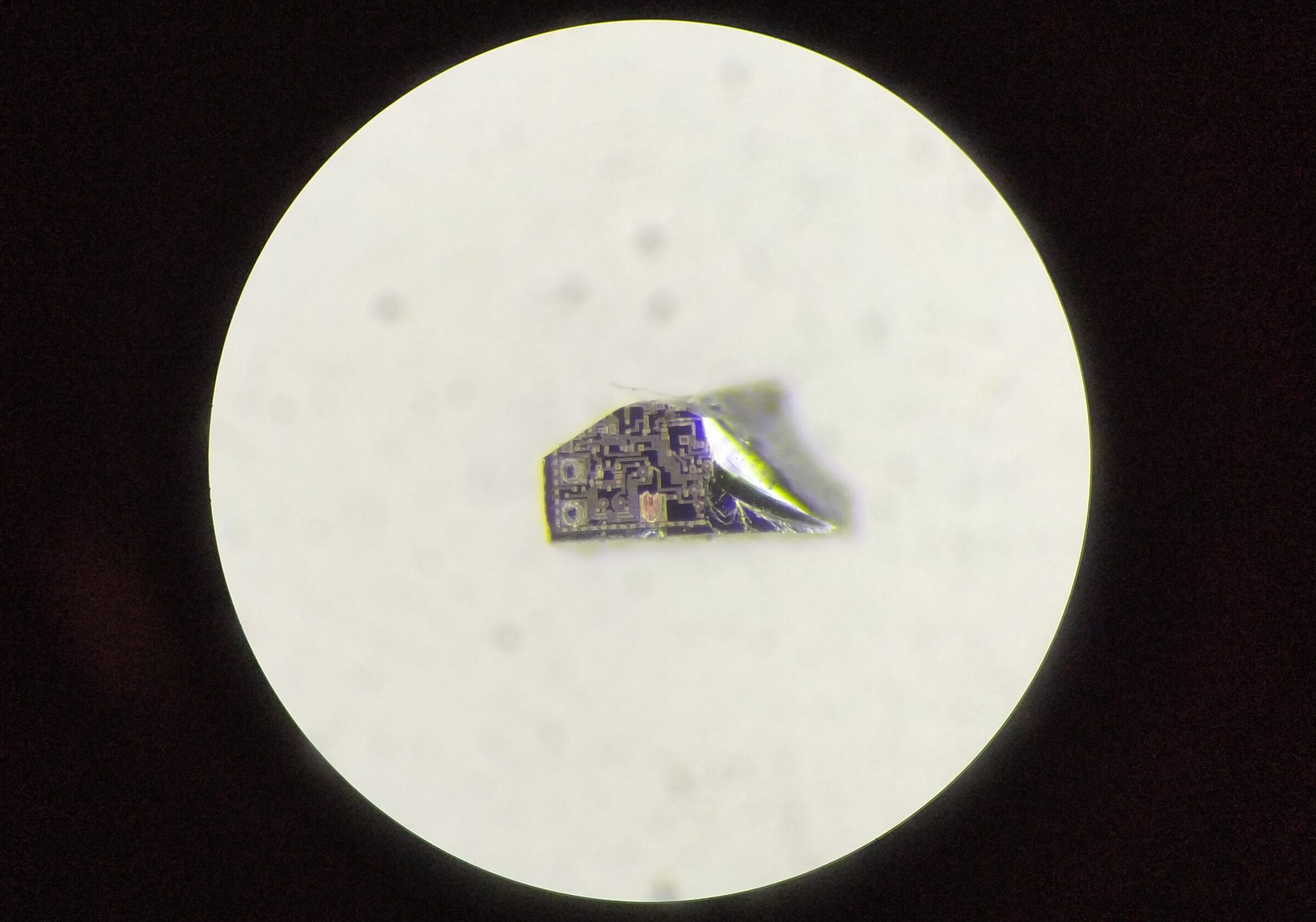 Identifying fake op-amps by decapsulation